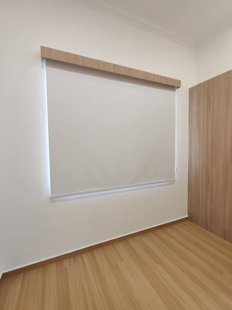 BLACKOUT 100 ROLLER BLINDS